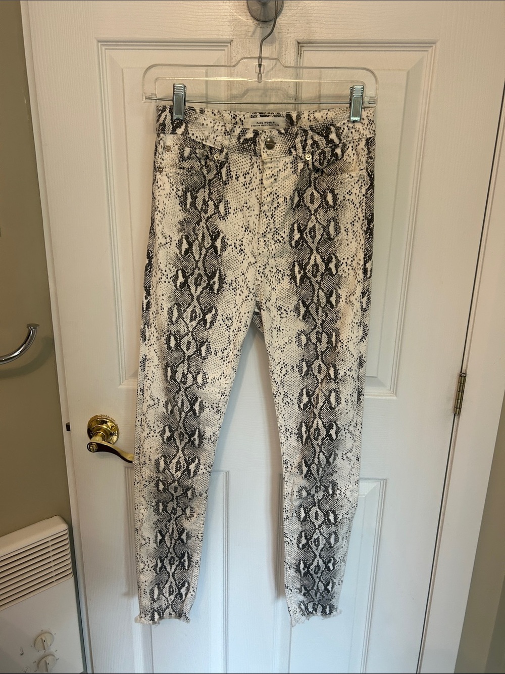 Zara Snake-Print High-Rise Skinny Jeans - White & Black